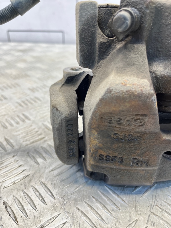 Суппорт тормозной Renault Latitude 2.0 2013 перед. прав. (б/у) Суппорт тормозной Renault Latitude 2.0 2013 перед. прав. (б/у)