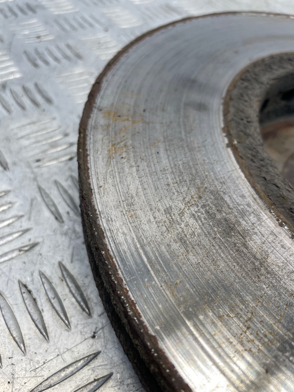 Диск тормозной Renault Latitude 2.0 2013 перед. (б/у)