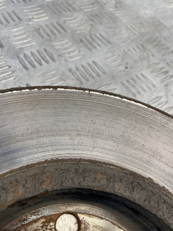 Диск тормозной Renault Latitude 2.0 2013 перед. (б/у)