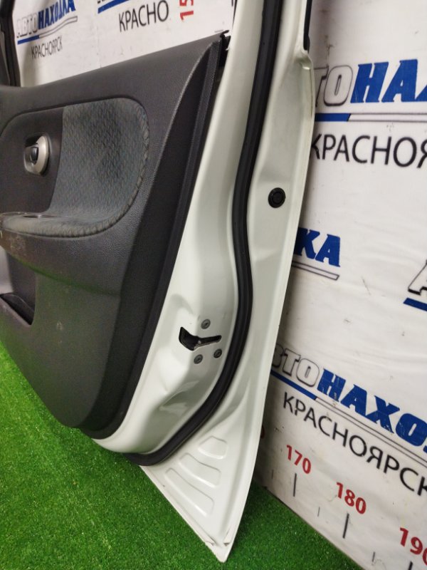 Дверь NISSAN NOTE E11 HR15DE 2005 перед. прав. (б/у)