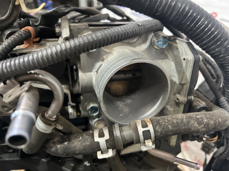 Двигатель HONDA FIT GE6 L13A 2007 (б/у) Двигатель HONDA FIT GE6 L13A 2007 (б/у)