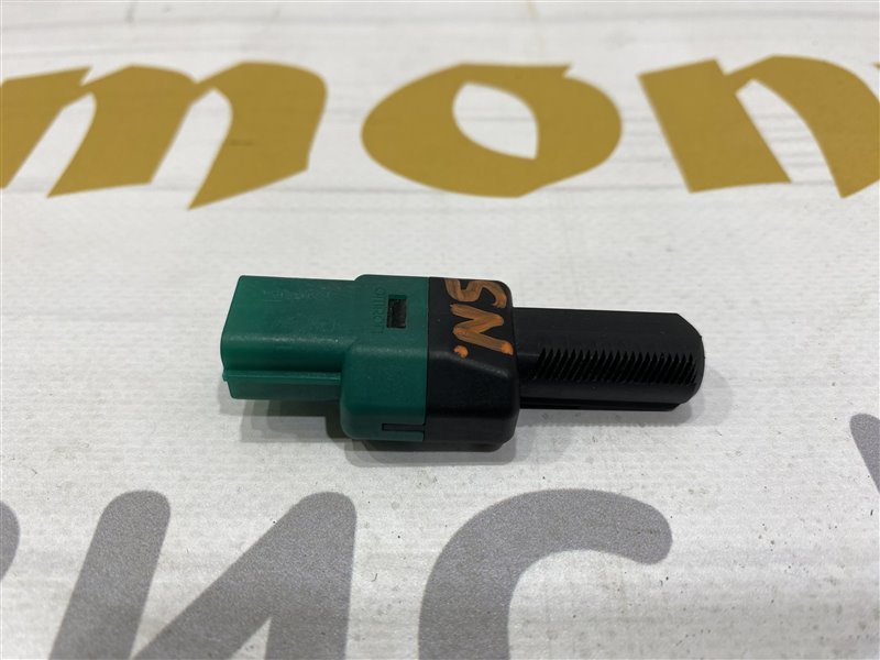 Датчик включения стоп-сигнала Hyundai Sonata 7 LF 2.4 G4KJ 2019 (б/у)