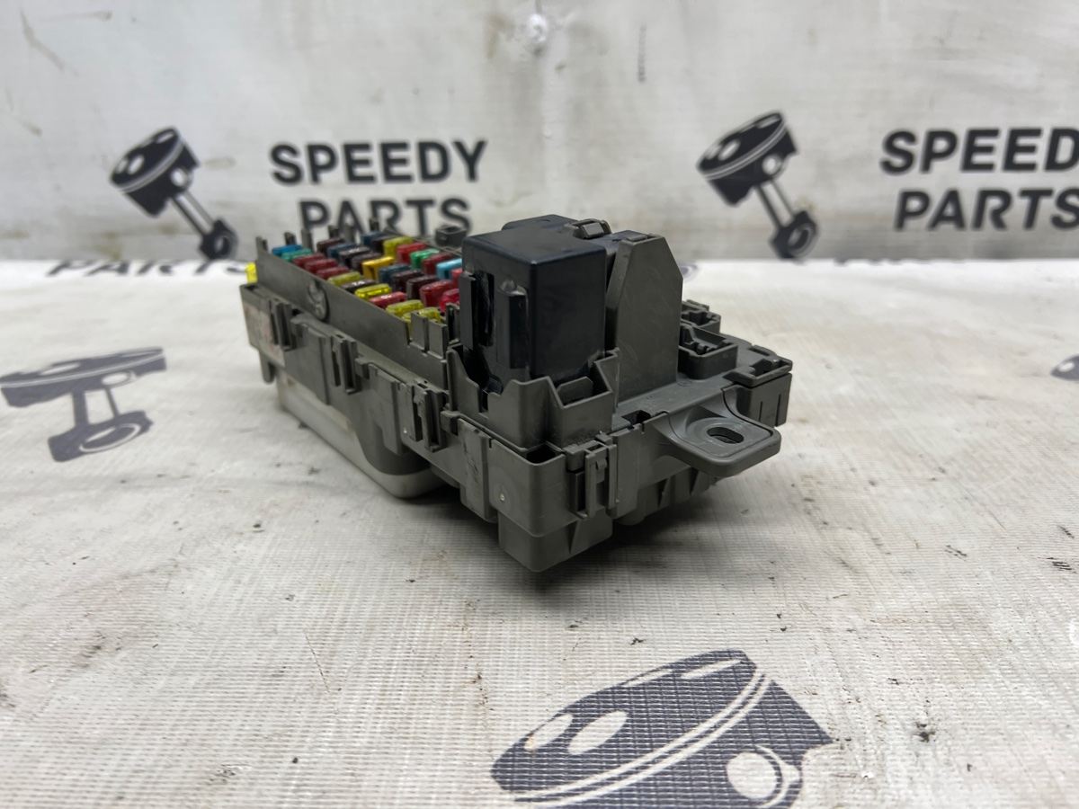 Блок предохранителей салонный правый S-MX 1998 E-RH1 B20B