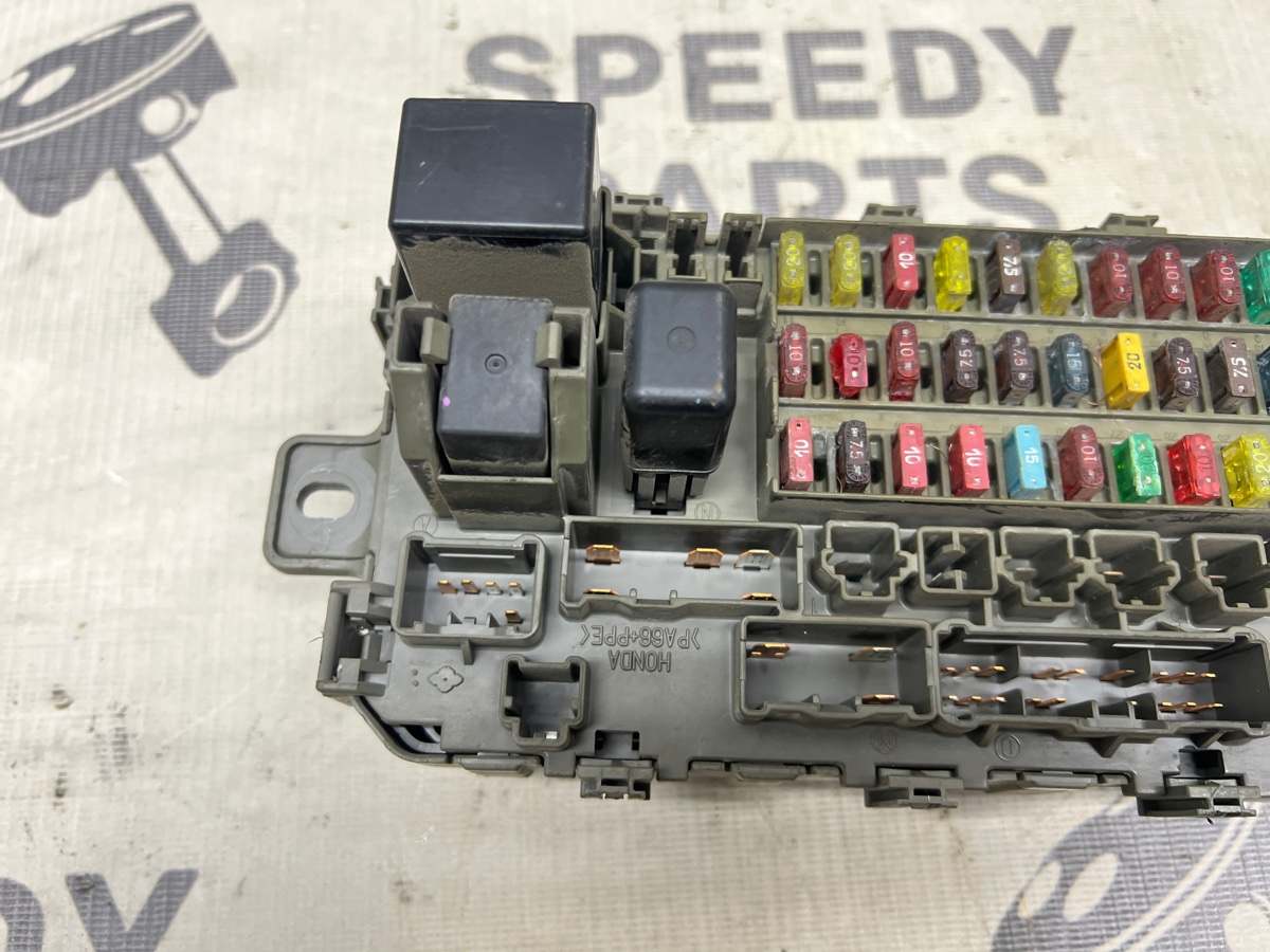 Блок предохранителей салонный правый S-MX 1998 E-RH1 B20B