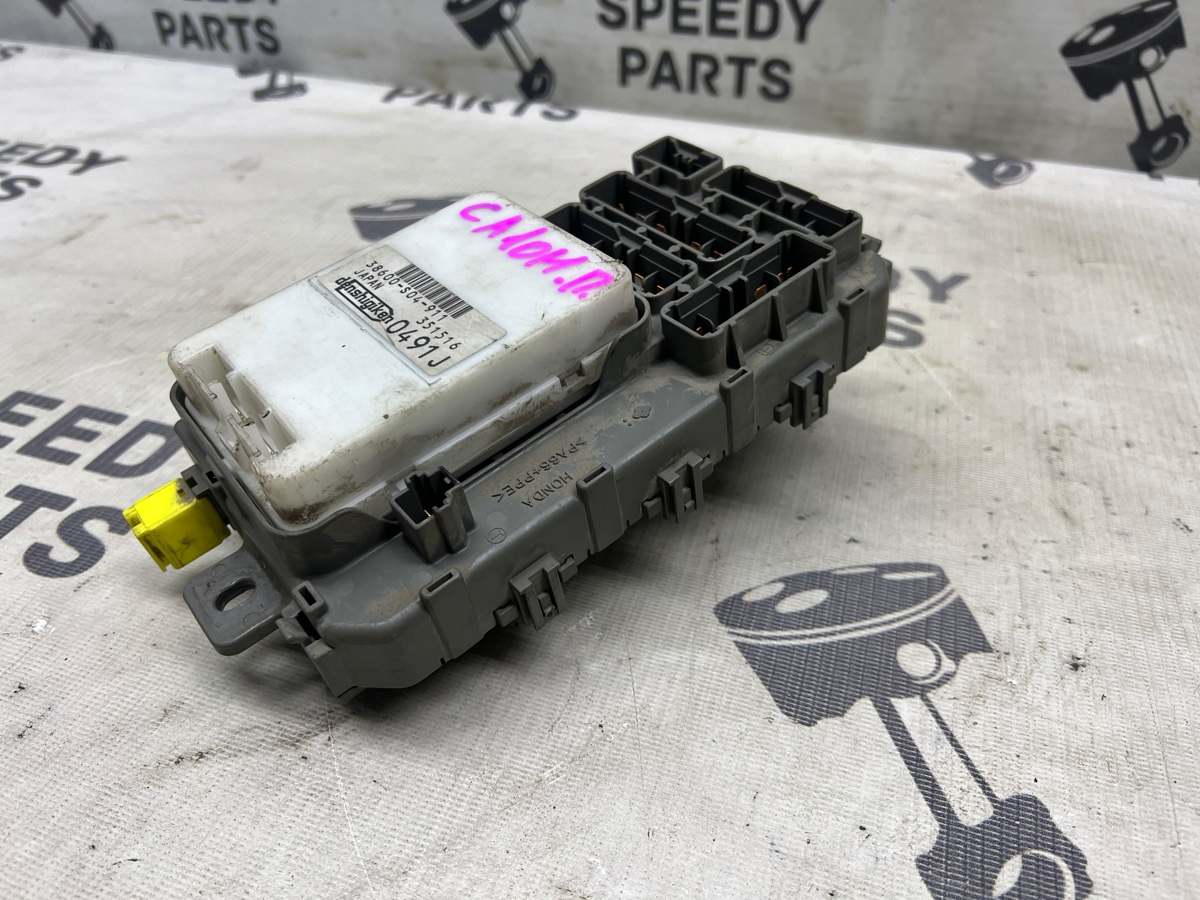 Блок предохранителей салонный правый S-MX 1998 E-RH1 B20B