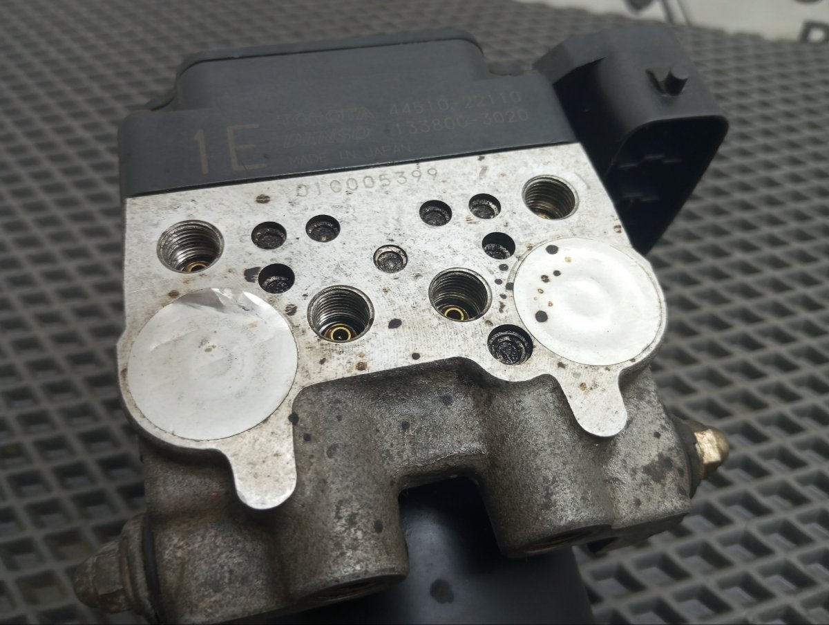 Блок ABS Mark II 2001 TA-JZX110 1JZ-FSE