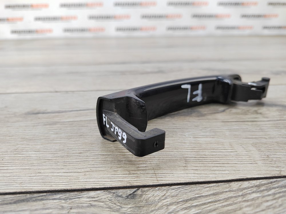 Ручка двери наружная Volkswagen Tiguan 1 2.0 CAWA 2009 (б/у) Ручка двери наружная Volkswagen Tiguan 1 2.0 CAWA 2009 (б/у)