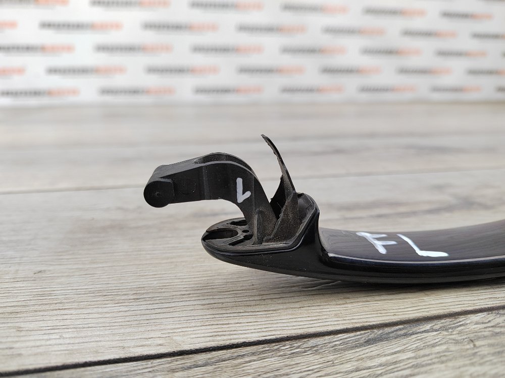 Ручка двери наружная Volkswagen Tiguan 1 2.0 CAWA 2009 (б/у) Ручка двери наружная Volkswagen Tiguan 1 2.0 CAWA 2009 (б/у)