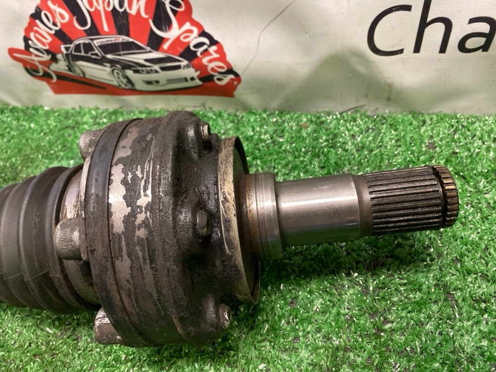 Привод Toyota Aristo JZS161 2JZ-GTE 2002 задн. прав. (б/у) Привод Toyota Aristo JZS161 2JZ-GTE 2002 задн. прав. (б/у)