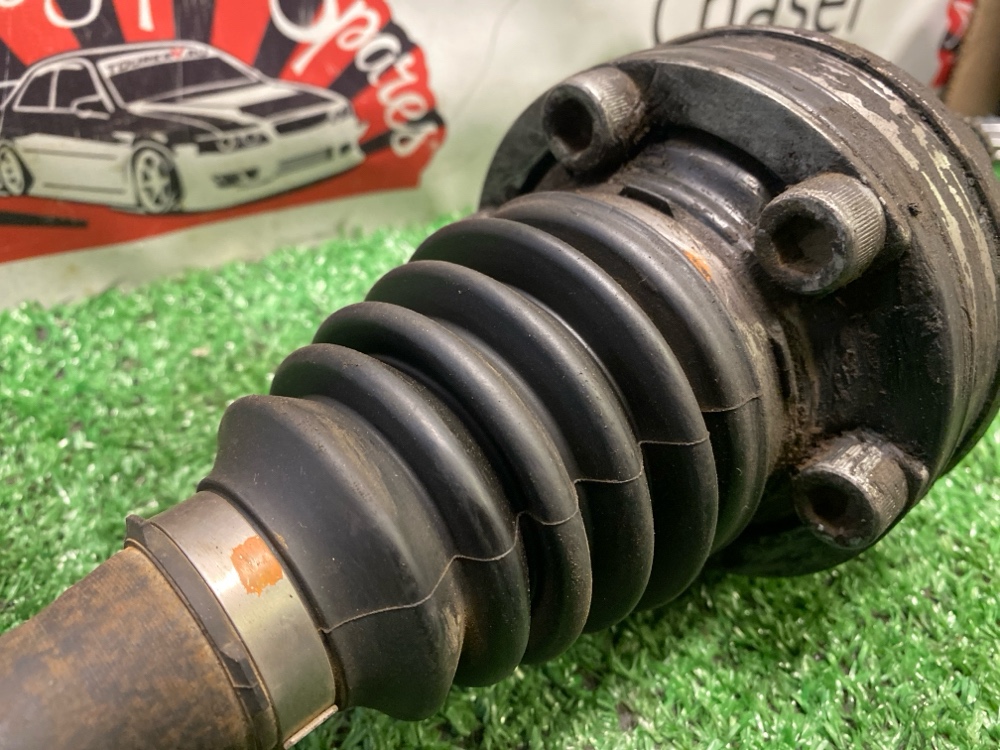 Привод Toyota Aristo JZS161 2JZ-GTE 2002 задн. прав. (б/у) Привод Toyota Aristo JZS161 2JZ-GTE 2002 задн. прав. (б/у)