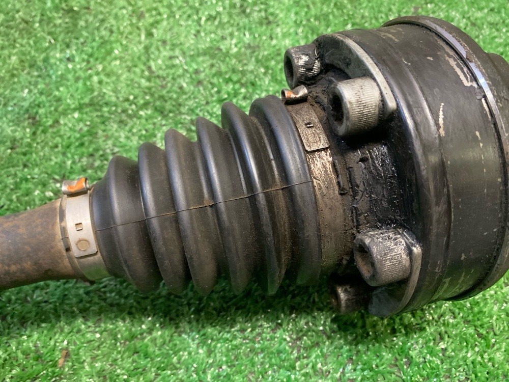 Привод Toyota Aristo JZS161 2JZ-GTE 2002 задн. прав. (б/у) Привод Toyota Aristo JZS161 2JZ-GTE 2002 задн. прав. (б/у)