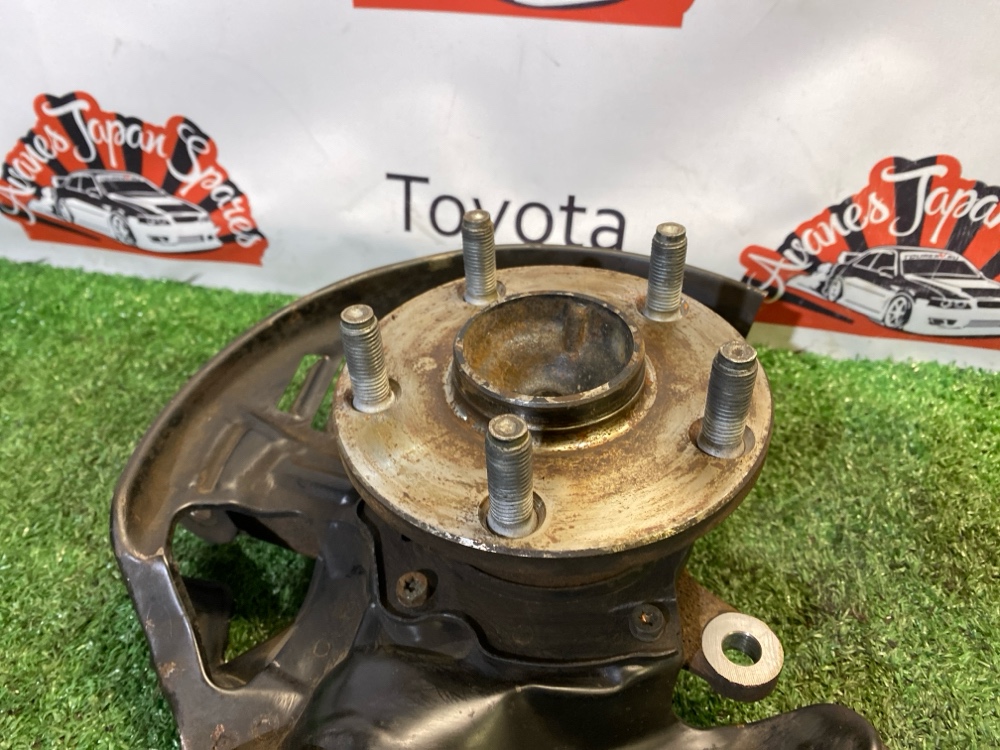 Кулак поворотный Toyota Soarer JZZ30 2JZ-GE 1998 перед. лев. (б/у)