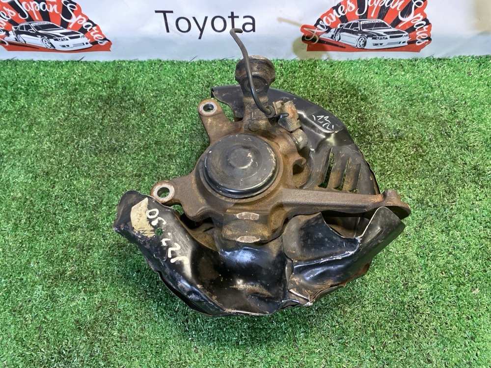 Кулак поворотный Toyota Soarer JZZ30 2JZ-GE 1998 перед. лев. (б/у)