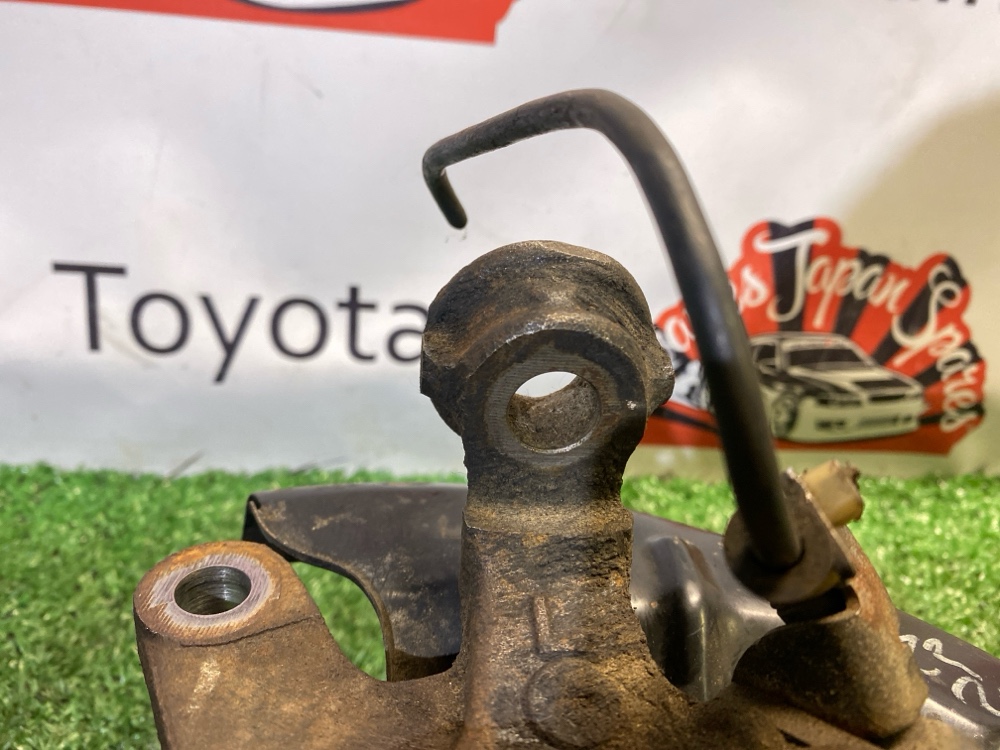 Кулак поворотный Toyota Soarer JZZ30 2JZ-GE 1998 перед. лев. (б/у)