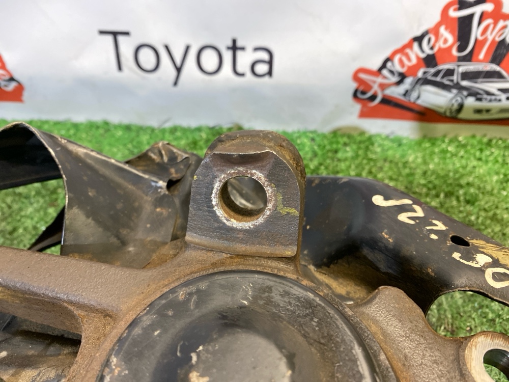 Кулак поворотный Toyota Soarer JZZ30 2JZ-GE 1998 перед. лев. (б/у)