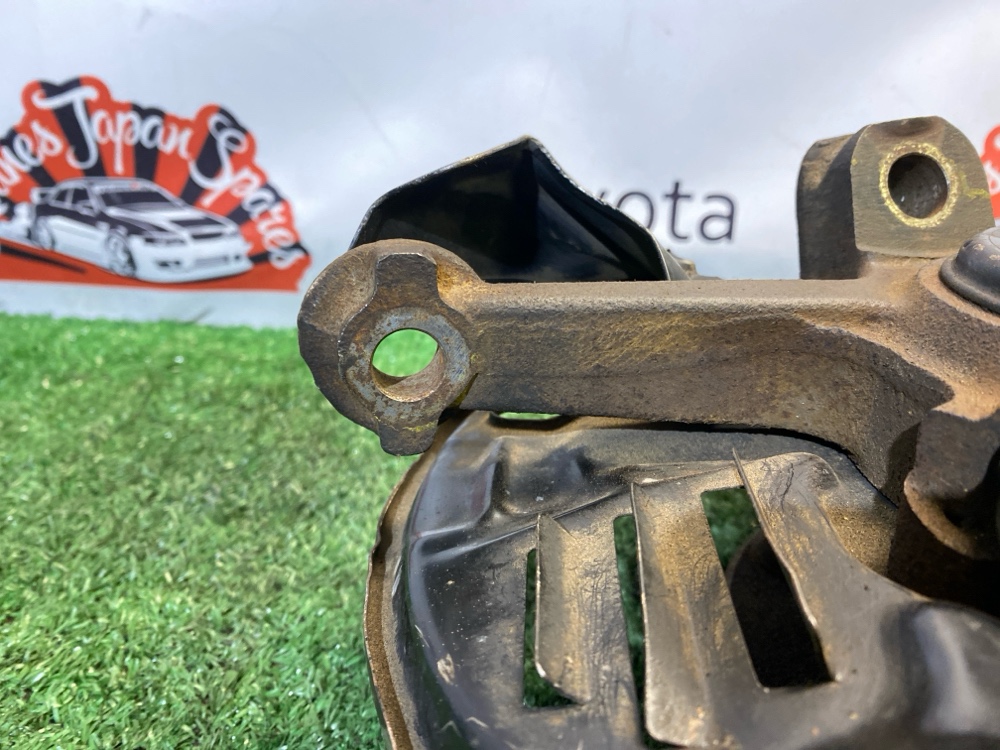 Кулак поворотный Toyota Soarer JZZ30 2JZ-GE 1998 перед. лев. (б/у)