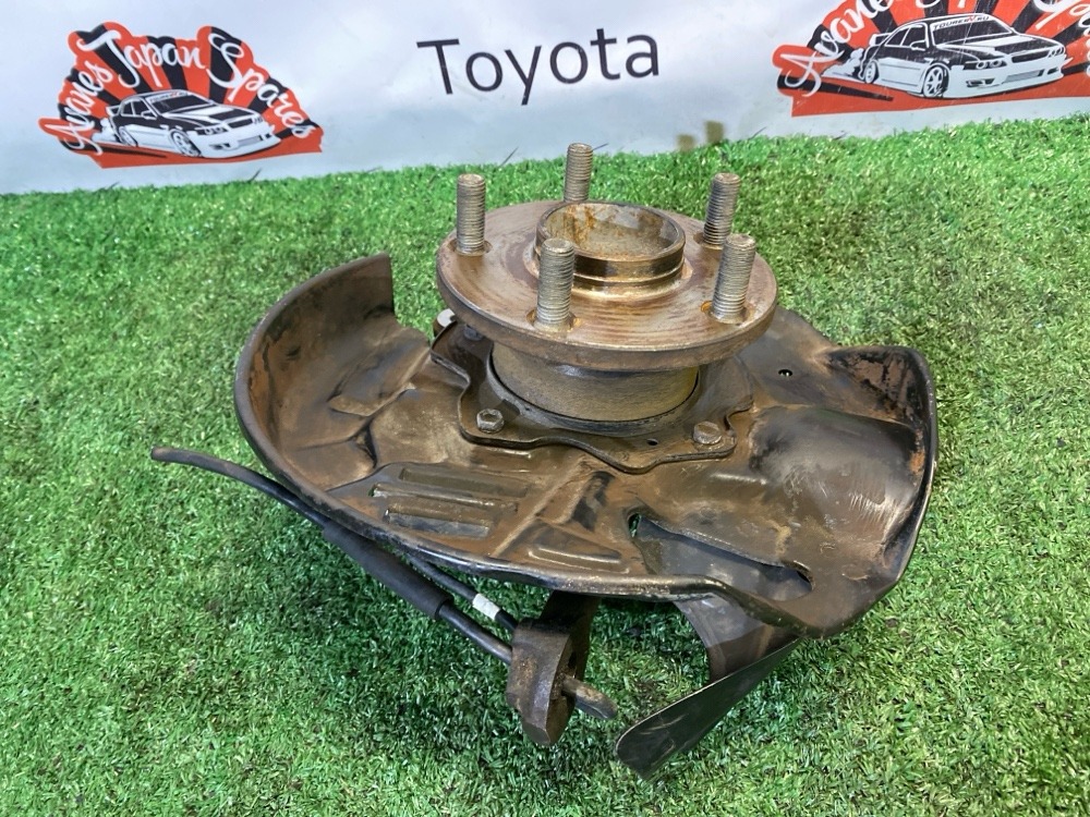 Кулак поворотный Toyota Soarer JZZ30 2JZ-GE 1998 перед. лев. (б/у)