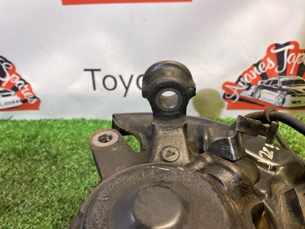 Кулак поворотный Toyota Soarer JZZ30 2JZ-GE 1998 перед. лев. (б/у)