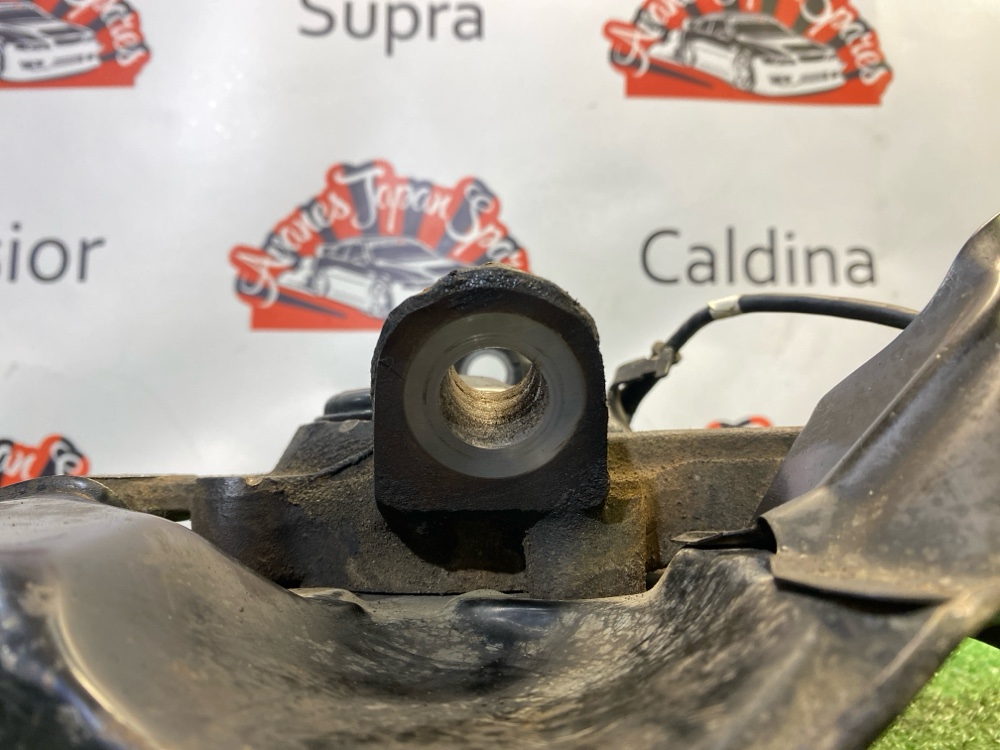 Кулак поворотный Toyota Soarer JZZ30 2JZ-GE 1998 перед. лев. (б/у)