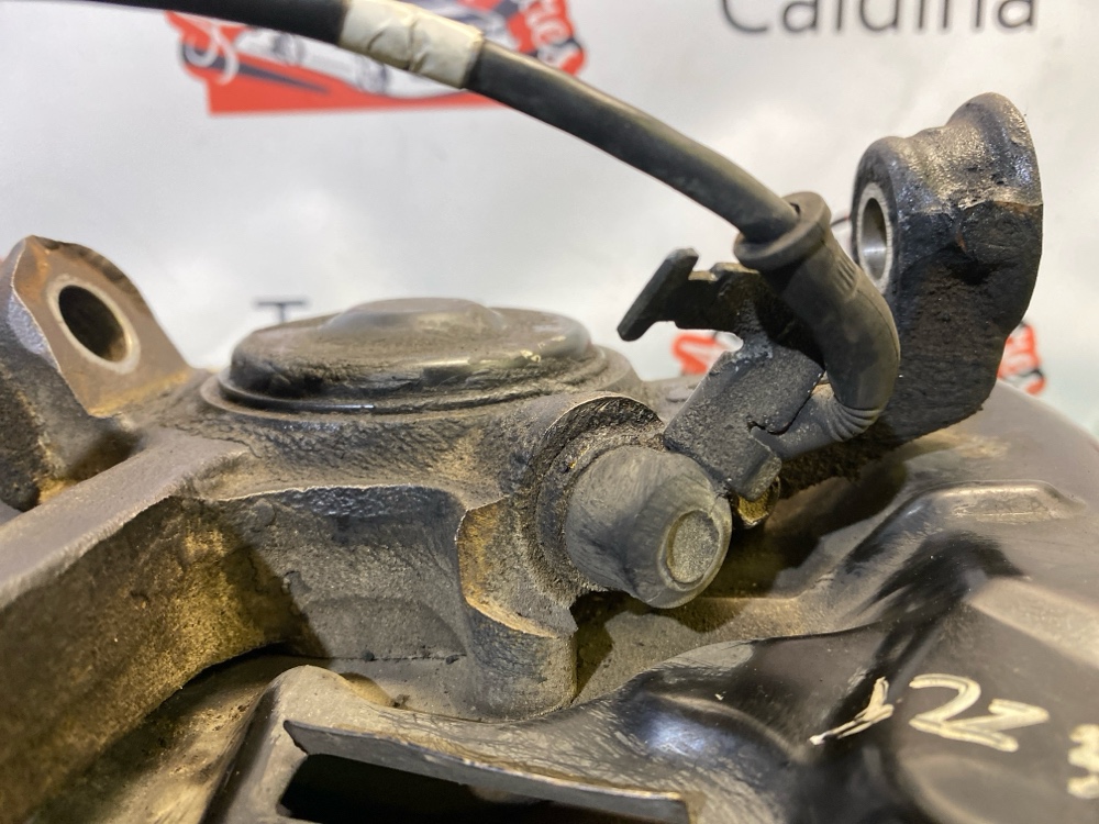 Кулак поворотный Toyota Soarer JZZ30 2JZ-GE 1998 перед. лев. (б/у)