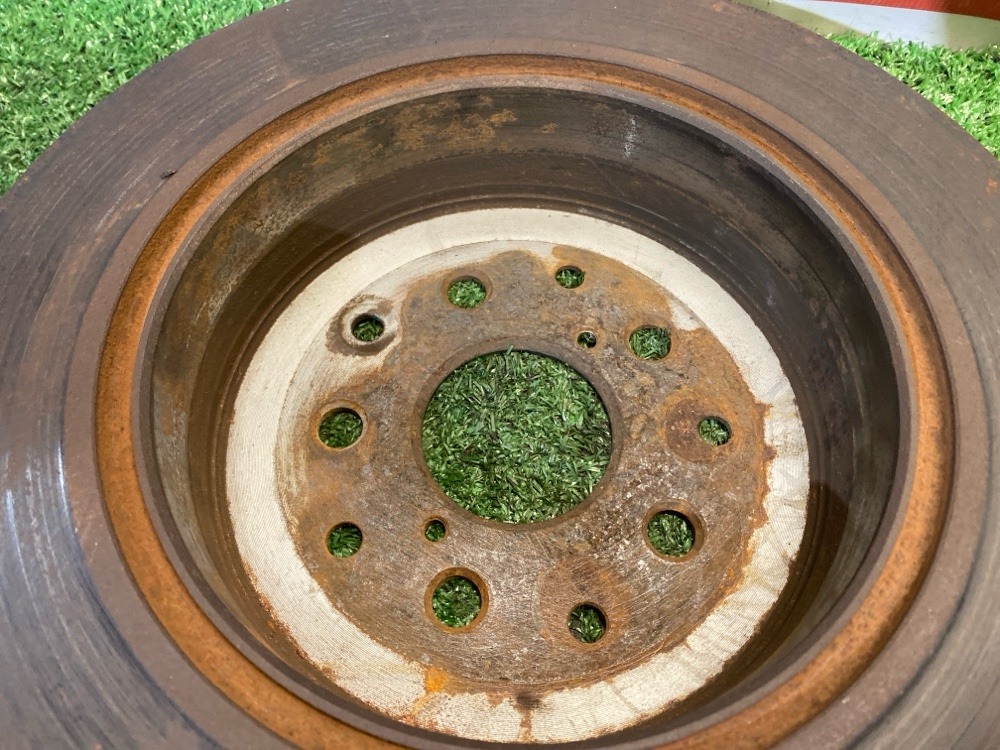 Тормозные диски Toyota Altezza GXE10 1G-FE 2000 задн. (б/у)