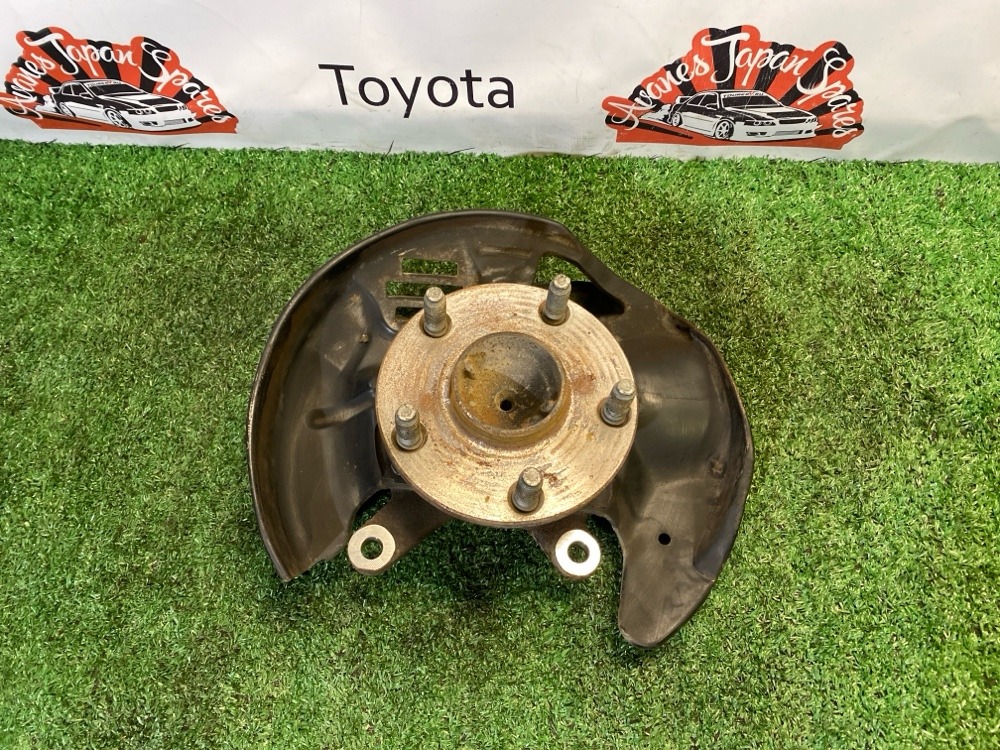 Кулак поворотный Toyota Soarer JZZ30 2JZ-GE 1998 перед. прав. (б/у)