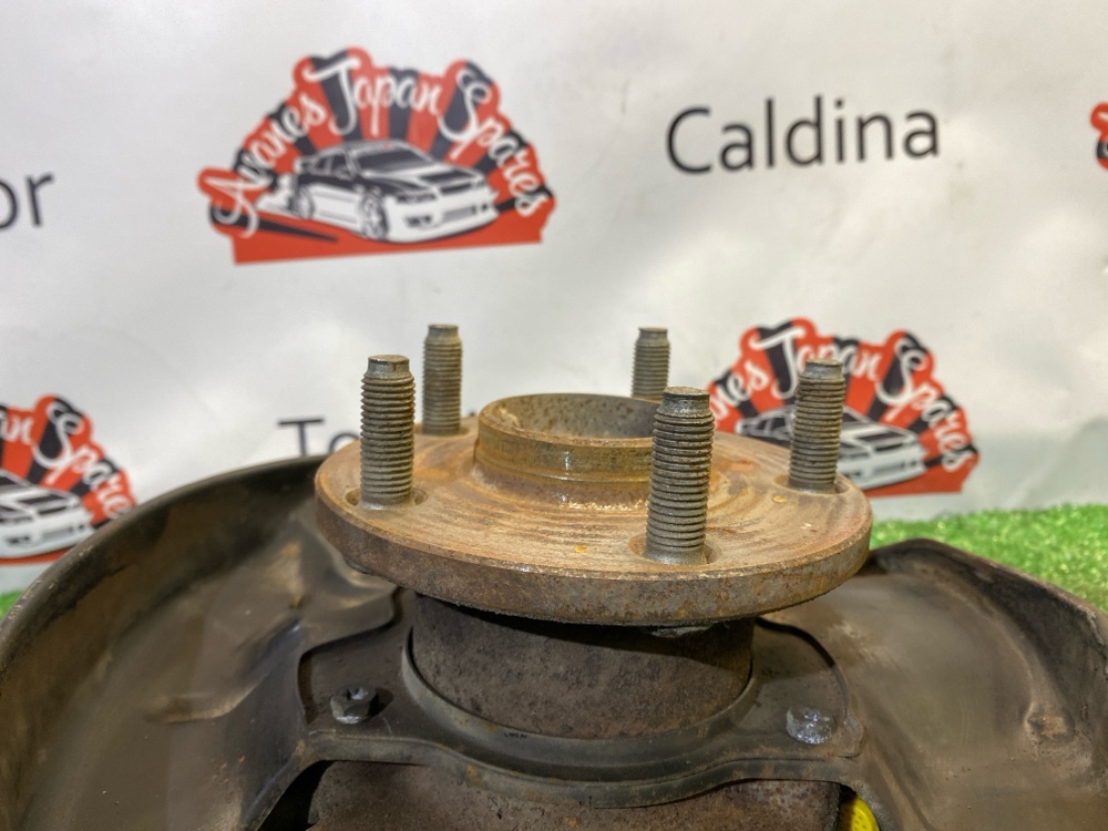 Кулак поворотный Toyota Soarer JZZ30 2JZ-GE 1998 перед. прав. (б/у)