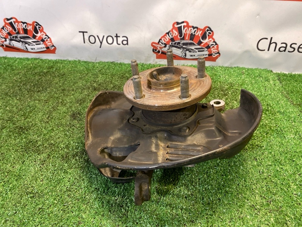 Кулак поворотный Toyota Soarer JZZ30 2JZ-GE 1998 перед. прав. (б/у)