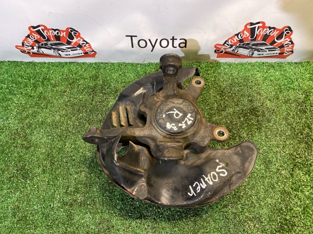 Кулак поворотный Toyota Soarer JZZ30 2JZ-GE 1998 перед. прав. (б/у)