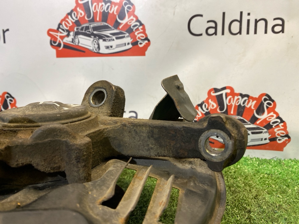 Кулак поворотный Toyota Soarer JZZ30 2JZ-GE 1998 перед. прав. (б/у)