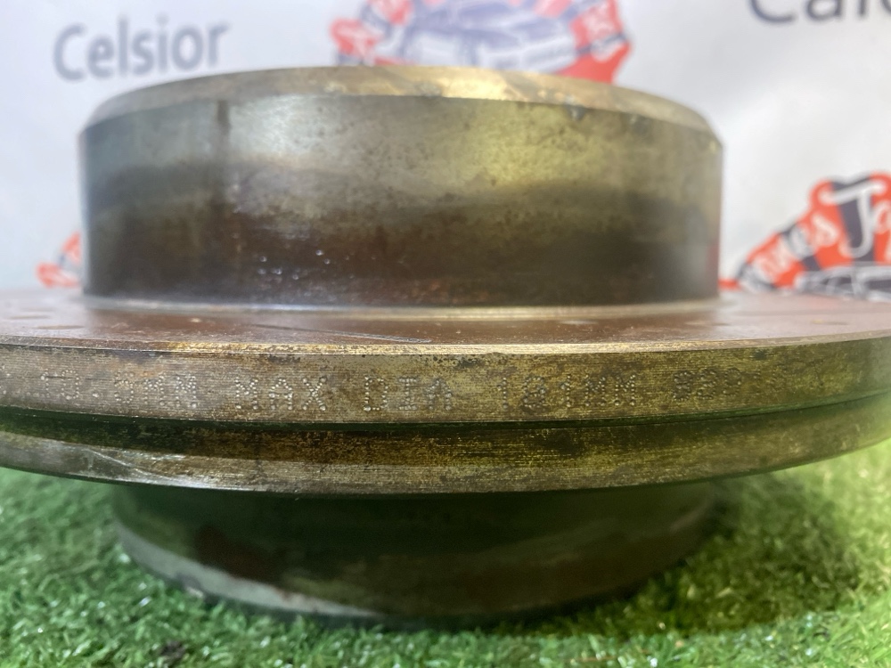 Тормозные диски Lexus IS300 JCE10 2002 задн. (б/у)