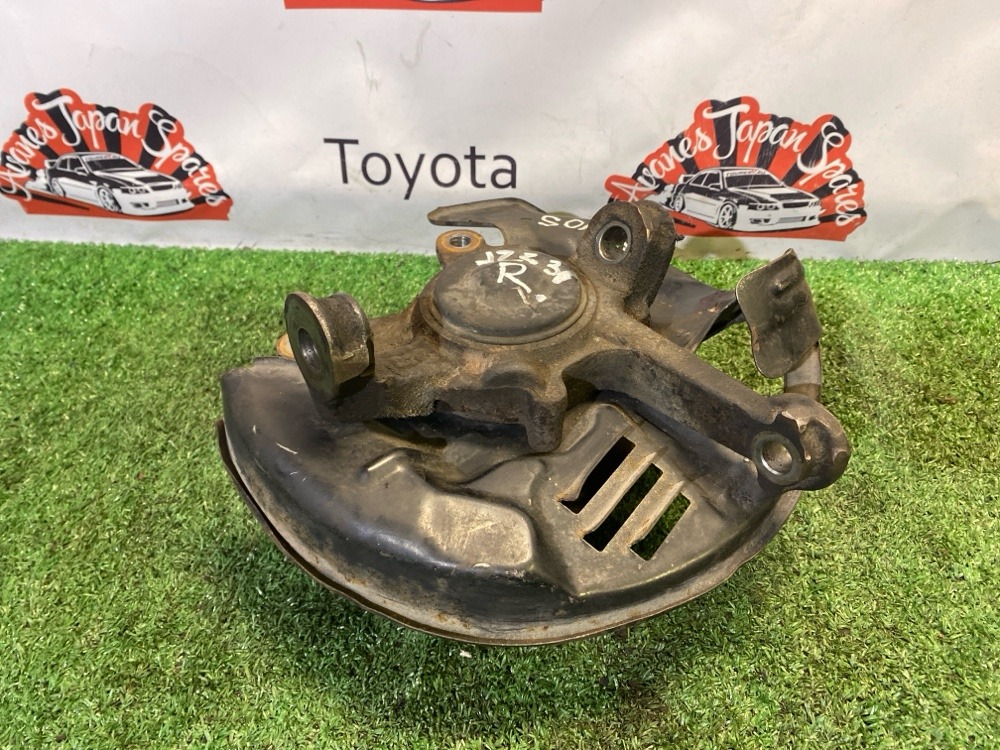 Кулак поворотный Toyota Soarer JZZ30 1999 перед. прав. (б/у)