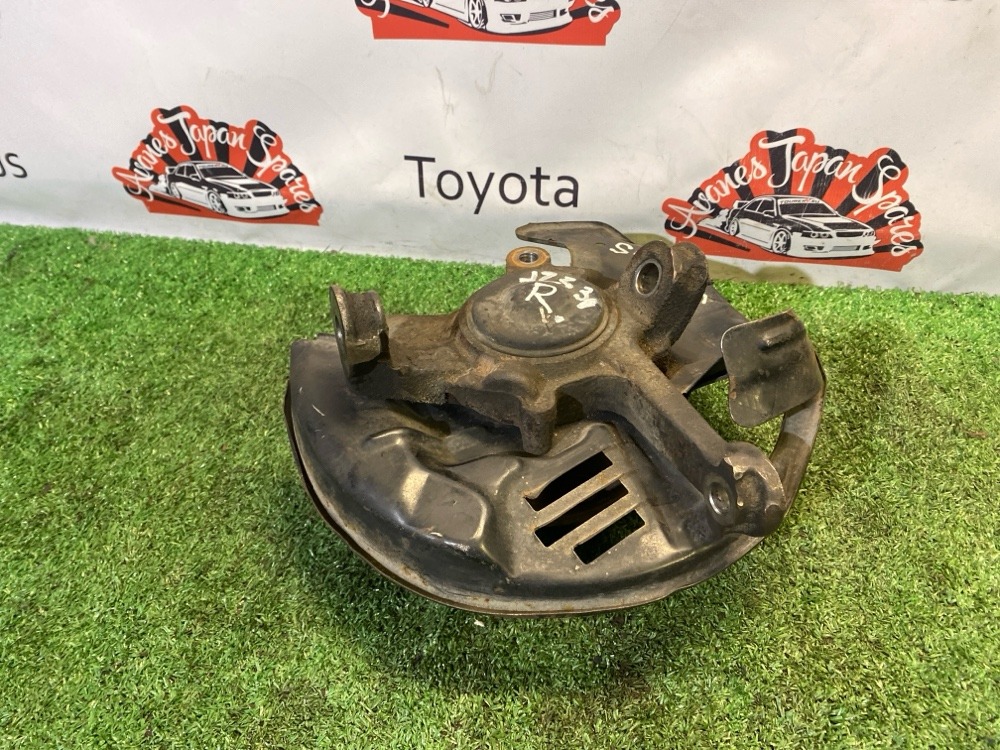 Кулак поворотный Toyota Soarer JZZ30 1999 перед. прав. (б/у)