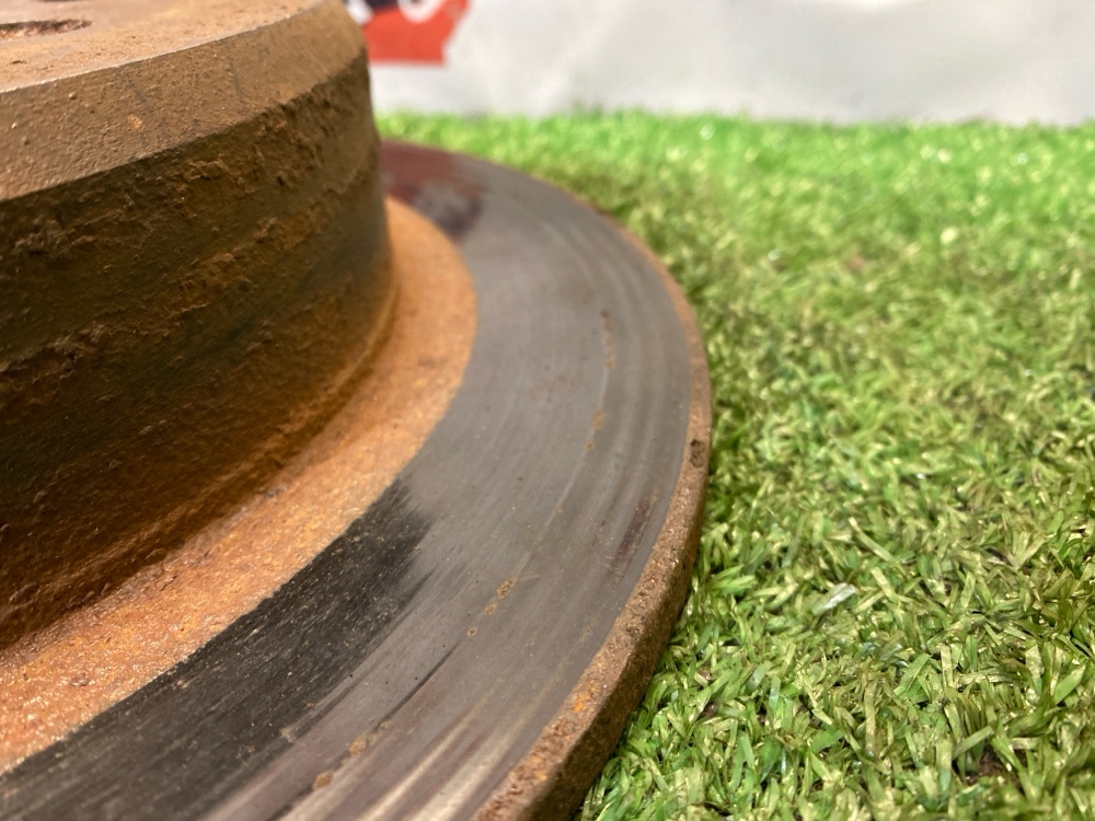 Тормозные диски Toyota Altezza SXE10 2000 задн. (б/у)