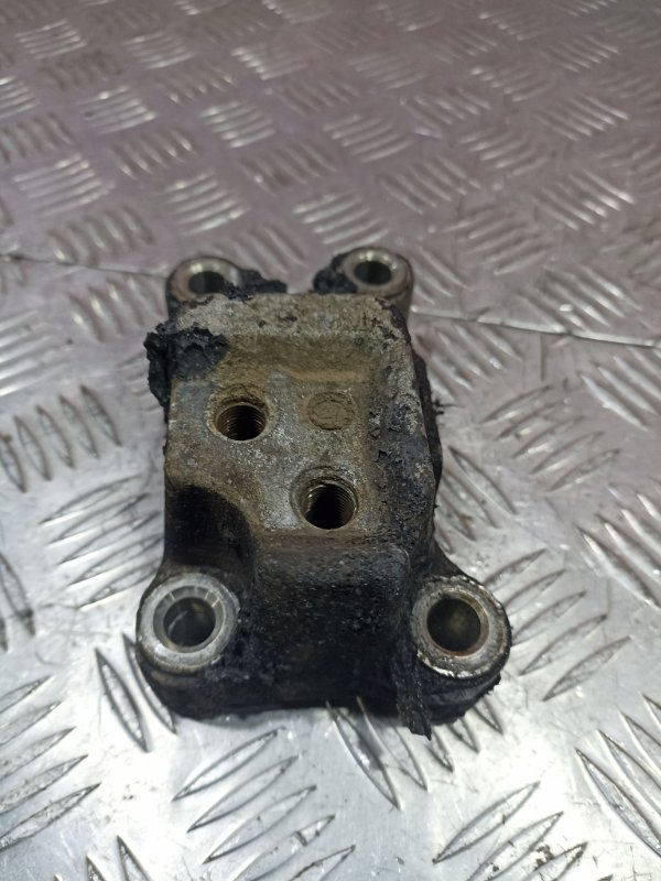 Кронштейн опоры двигателя Hyundai Elantra IV / HD СЕДАН 1.6 (G4FC) 2008 лев. (б/у)