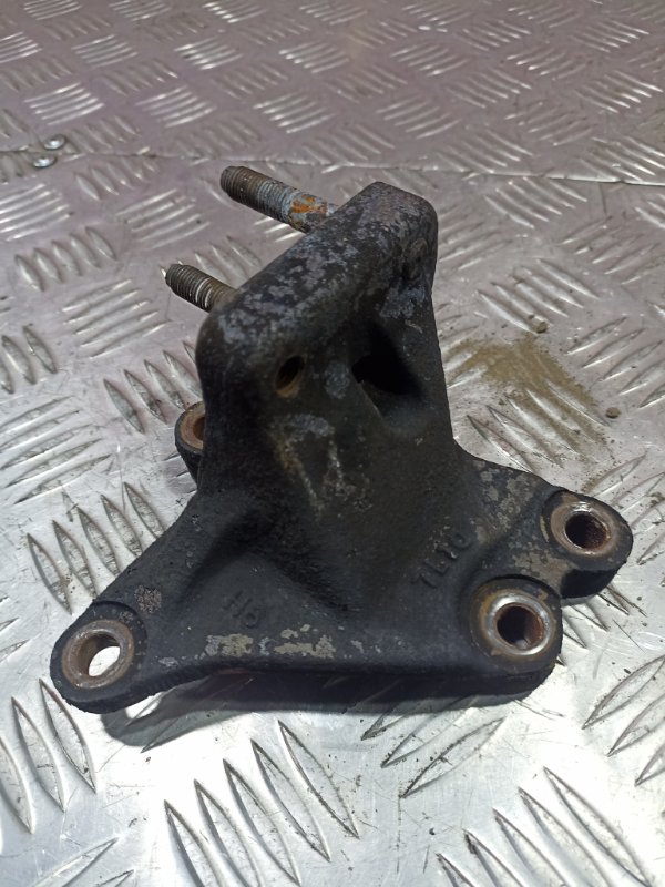 Кронштейн опоры двигателя Hyundai Elantra IV / HD СЕДАН 1.6 (G4FC) 2008 прав. (б/у)