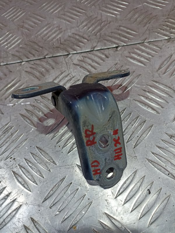 Петля двери Hyundai Elantra IV / HD СЕДАН 1.6 (G4FC) 2008 задн. прав. (б/у) Петля двери Hyundai Elantra IV / HD СЕДАН 1.6 (G4FC) 2008 задн. прав. (б/у)