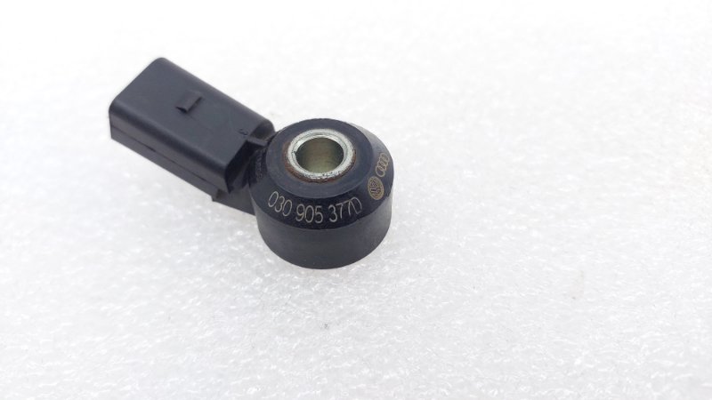 Датчик детонации Volkswagen Jetta 162 CAXA 2013 (б/у) Датчик детонации Volkswagen Jetta 162 CAXA 2013 (б/у)