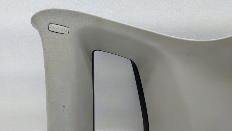 Обшивка стойки задняя правая Tiguan 2010 5N1 CAWA