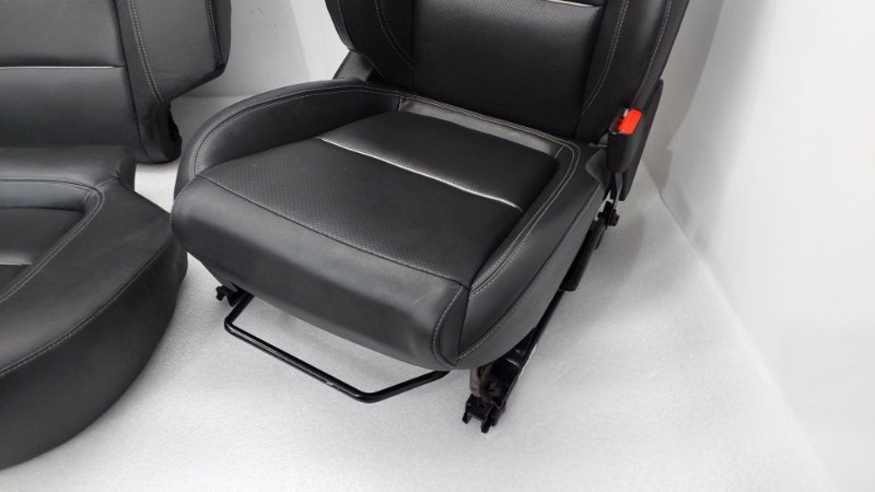 Сиденья комплект Chery Tiggo 7 Pro Plug-In-Hybrid T1E SQRF4J16 2022 (б/у)