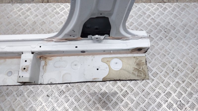 Порог со стойкой правый F7 2019 GW4B15