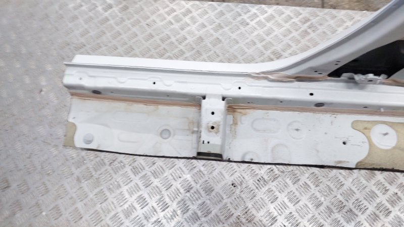 Порог со стойкой правый F7 2019 GW4B15
