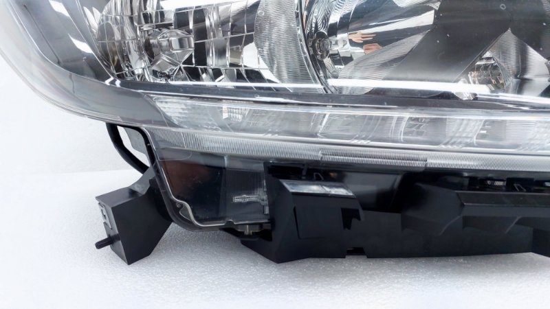 Фара правая X-Trail 2017 T32 MR20DD