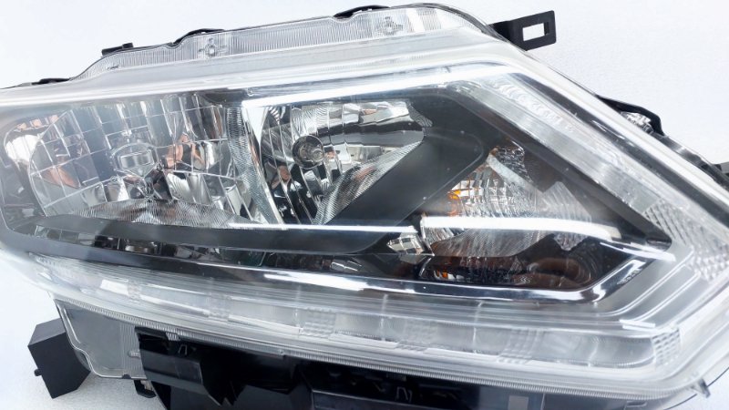 Фара правая X-Trail 2017 T32 MR20DD