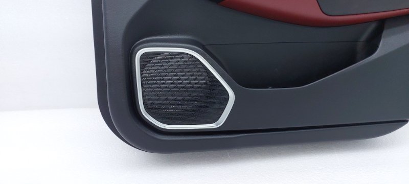 Обшивка двери Geely Coolray SX11 JLH-3G15TD 2020 перед. прав. (б/у) Обшивка двери Geely Coolray SX11 JLH-3G15TD 2020 перед. прав. (б/у)