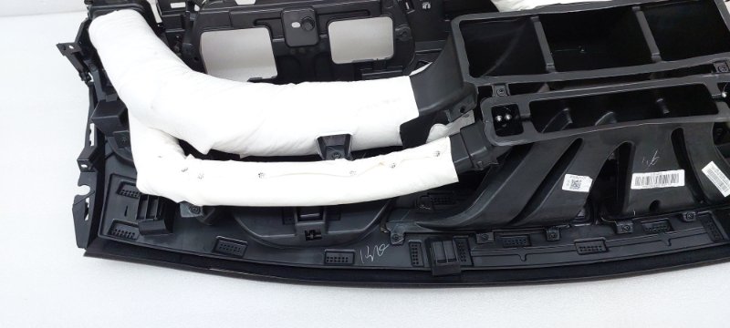 Торпедо Geely Coolray SX11 JLH-3G15TD 2020 (б/у) Торпедо Geely Coolray SX11 JLH-3G15TD 2020 (б/у)