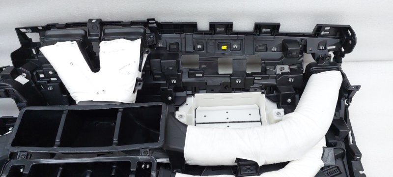 Торпедо Geely Coolray SX11 JLH-3G15TD 2020 (б/у) Торпедо Geely Coolray SX11 JLH-3G15TD 2020 (б/у)