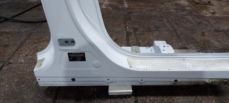 Порог со стойкой Geely Coolray SX11 JLH-3G15TD 2020 прав. (б/у)