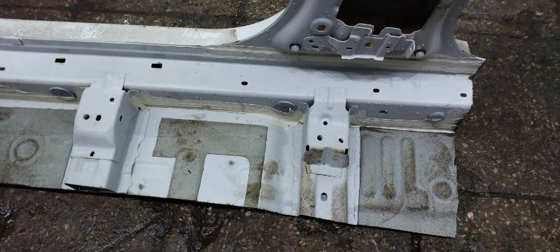 Порог со стойкой Geely Coolray SX11 JLH-3G15TD 2020 прав. (б/у)