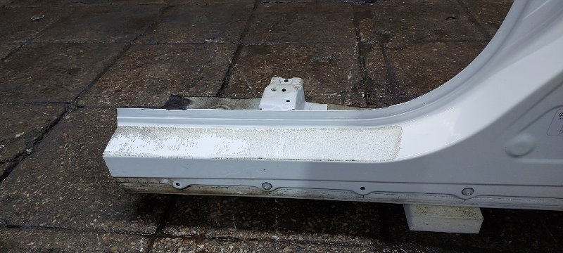 Порог со стойкой Geely Coolray SX11 JLH-3G15TD 2020 лев. (б/у) Порог со стойкой Geely Coolray SX11 JLH-3G15TD 2020 лев. (б/у)